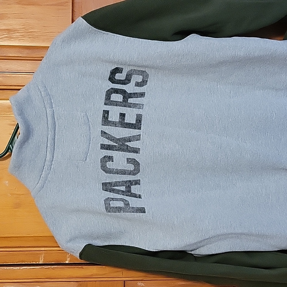 Green Bay Packers Sweatshirt - Picture 2 of 3